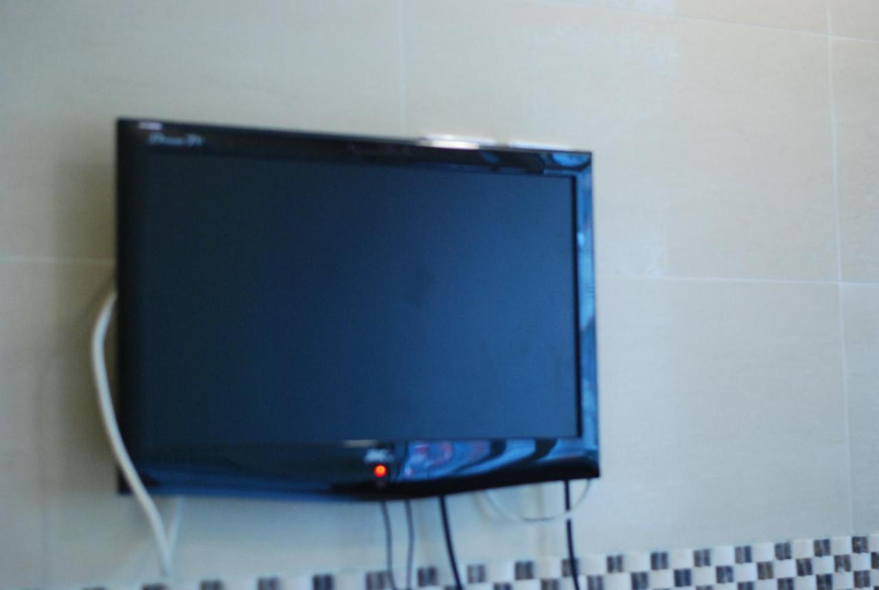 Just Inn On Nathan Road Хонконг Екстериор снимка