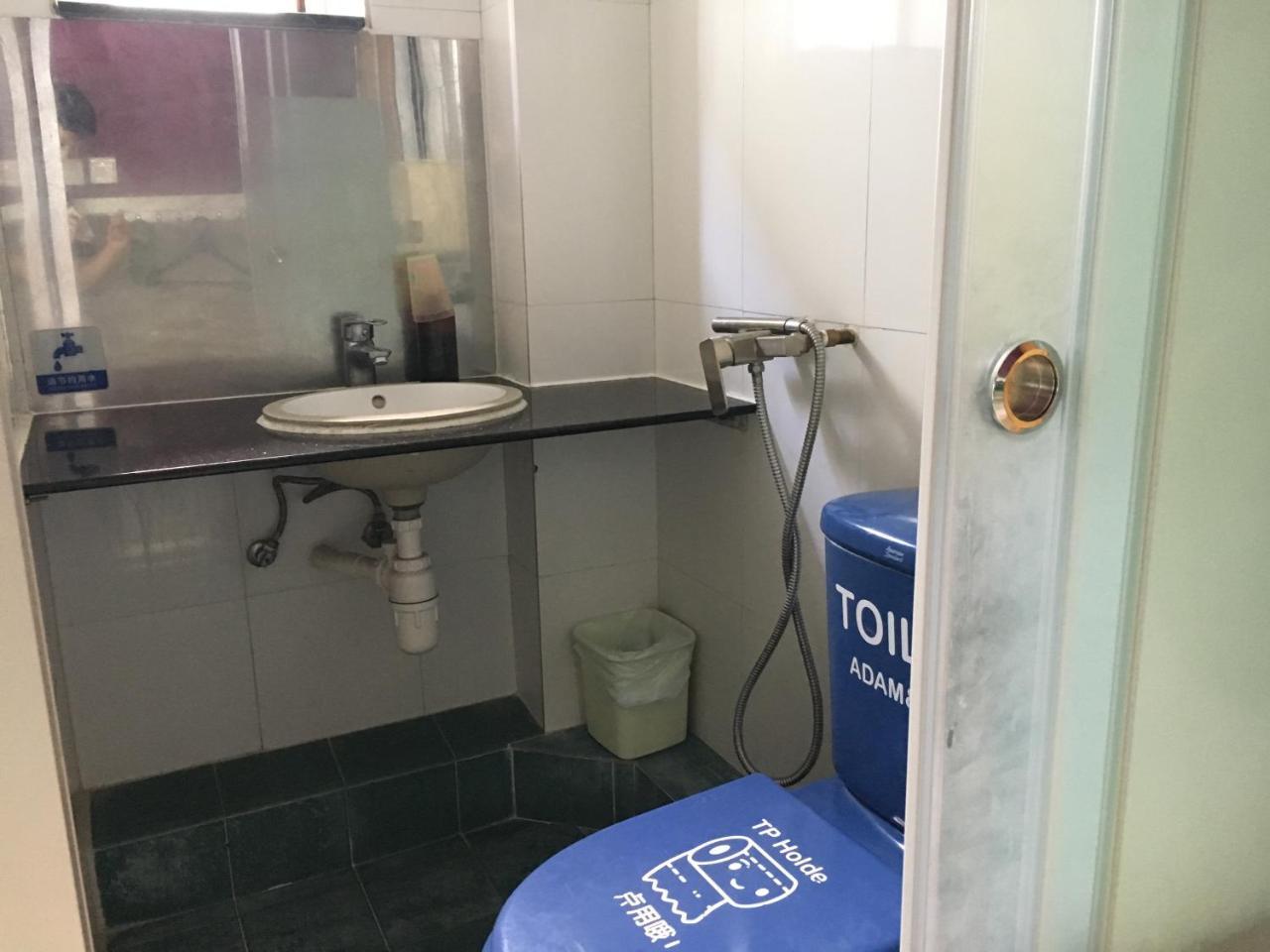 Just Inn On Nathan Road Хонконг Екстериор снимка